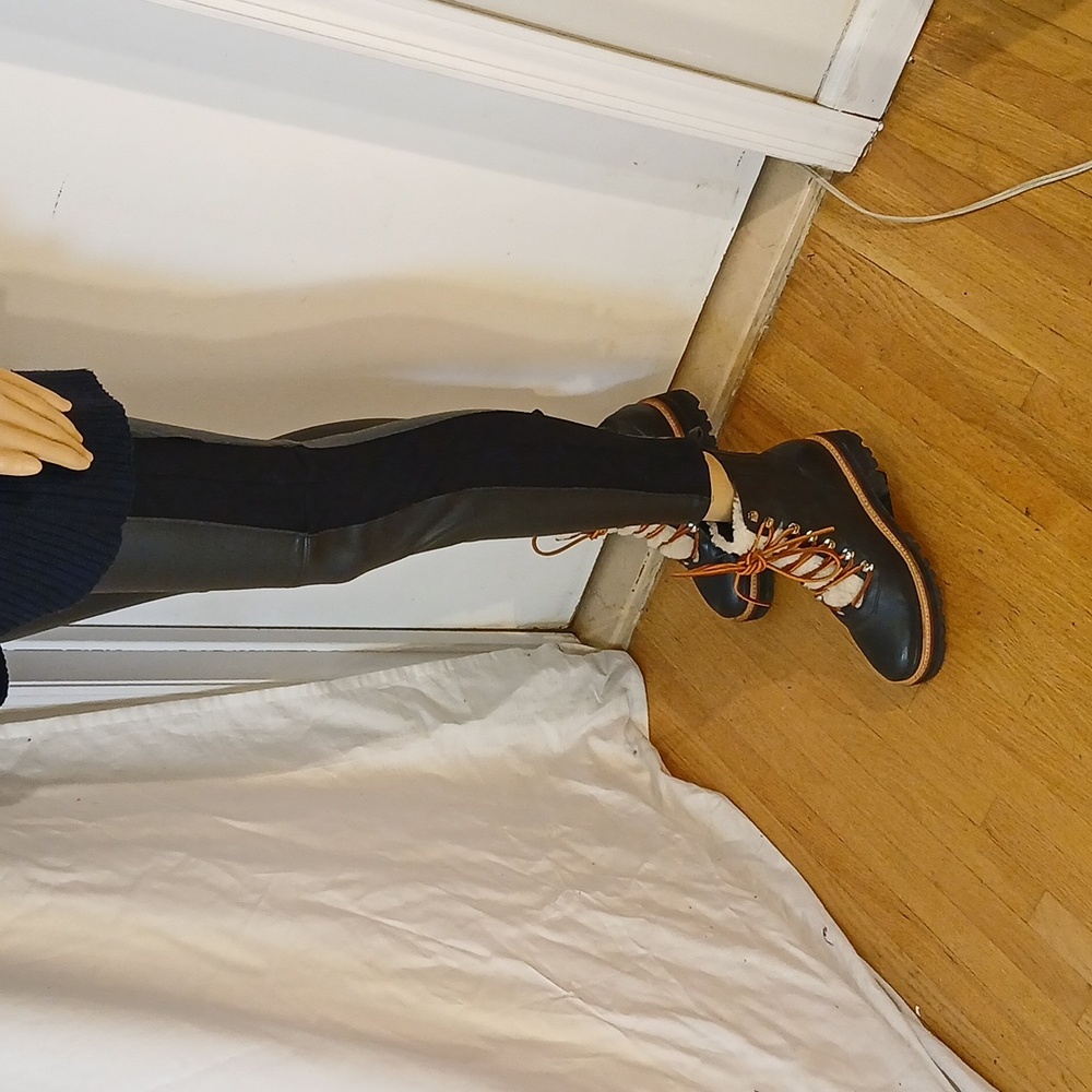 Stunning Marc Fisher Black Leather And 100% Shearling Booties - Picture 11 of 16